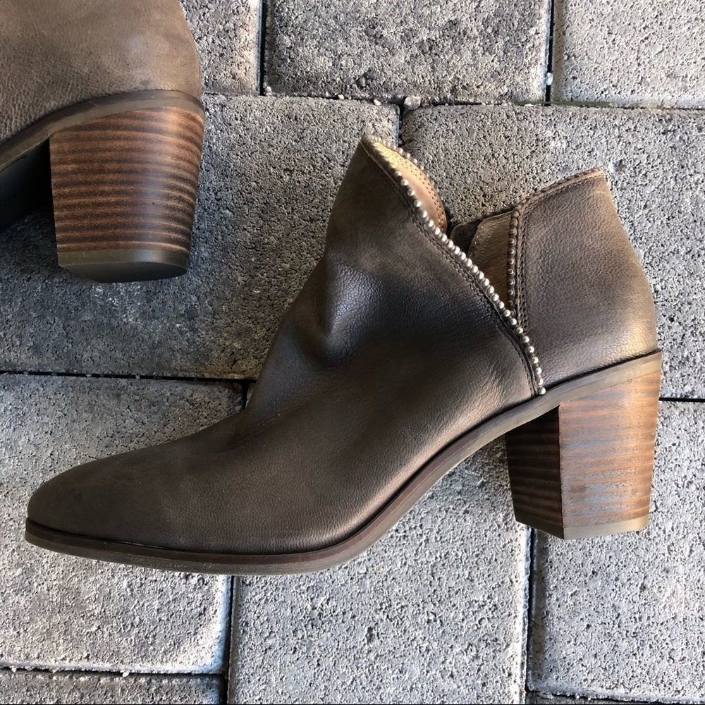 NWT Lucky Brand Pincah2 Studded Block Heel Booties in Gray size 10 - Picture 5 of 16
